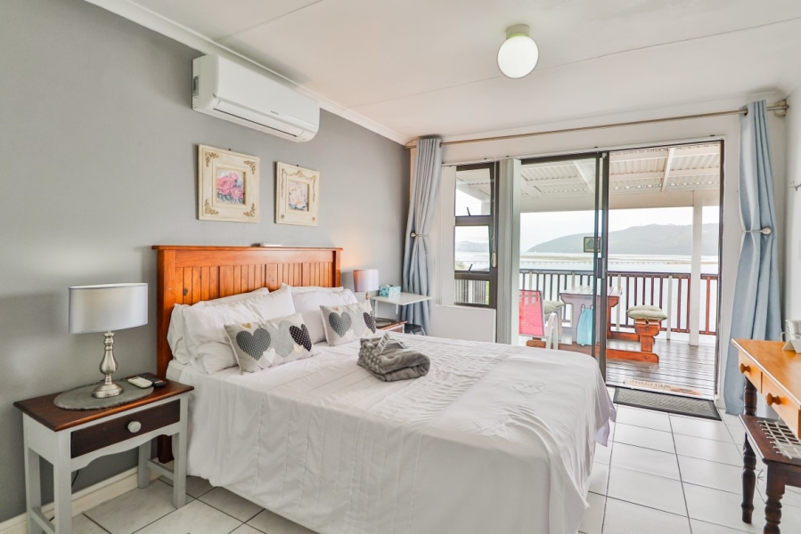 5 Bedroom Property for Sale in Paradise Western Cape